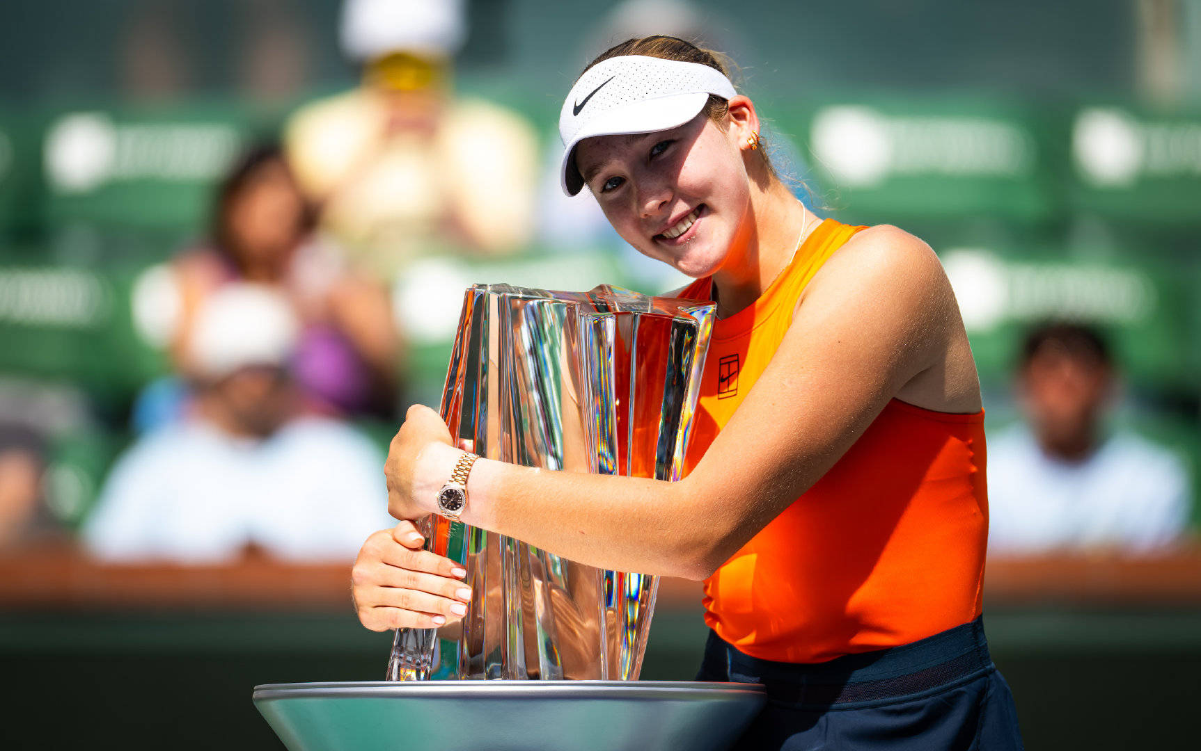 九游娱乐APP-莎拉波娃意外战胜巴黎圣日耳曼，爆冷引爆全场！-九游娱乐APP